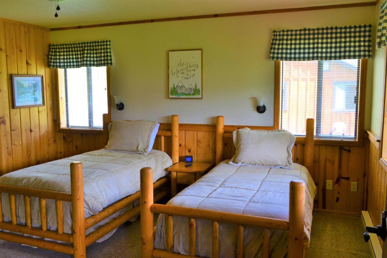 Twin Peaks Guest Ranch Villa Salmon ภายนอก รูปภาพ