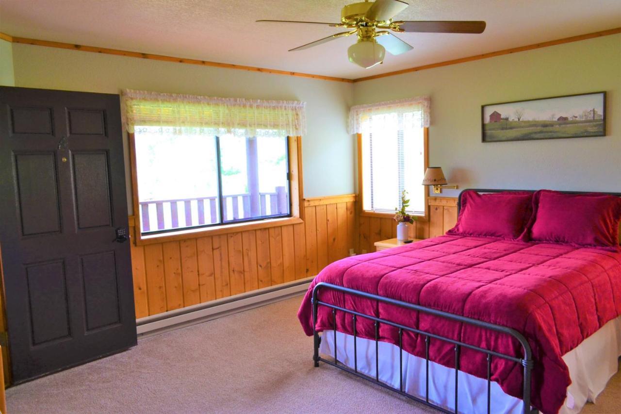 Twin Peaks Guest Ranch Villa Salmon ภายนอก รูปภาพ