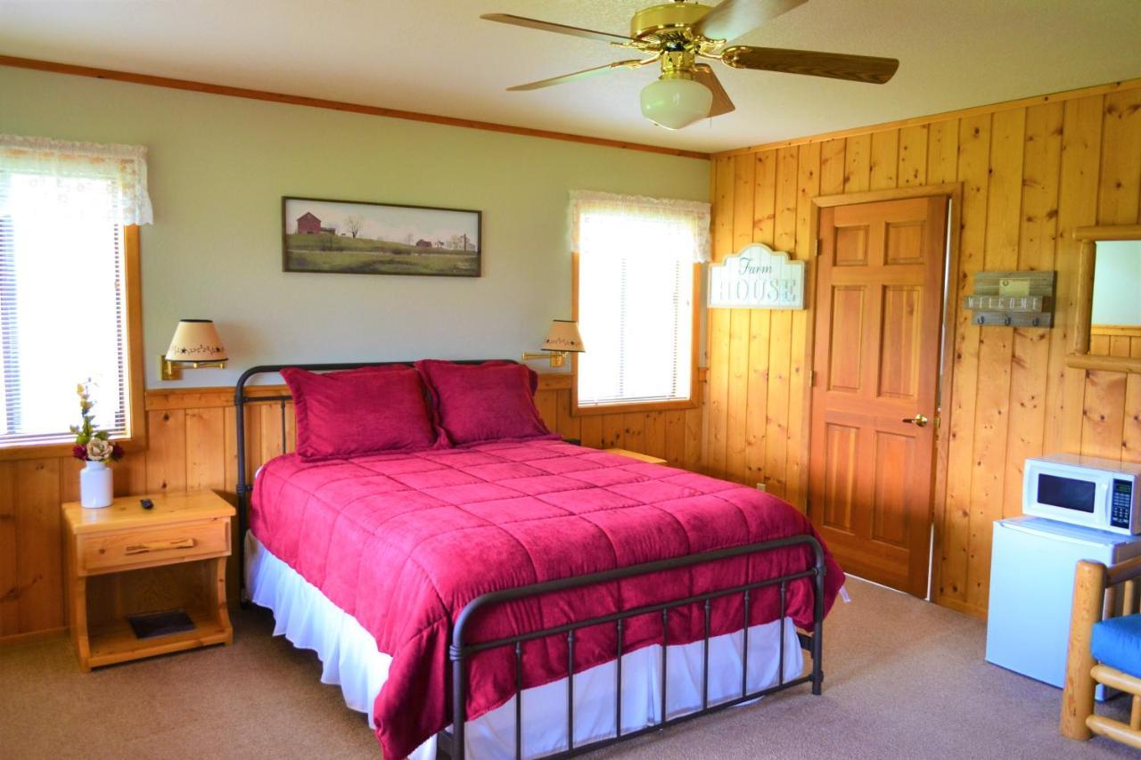 Twin Peaks Guest Ranch Villa Salmon ภายนอก รูปภาพ