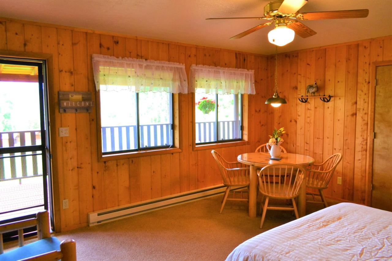 Twin Peaks Guest Ranch Villa Salmon ภายนอก รูปภาพ