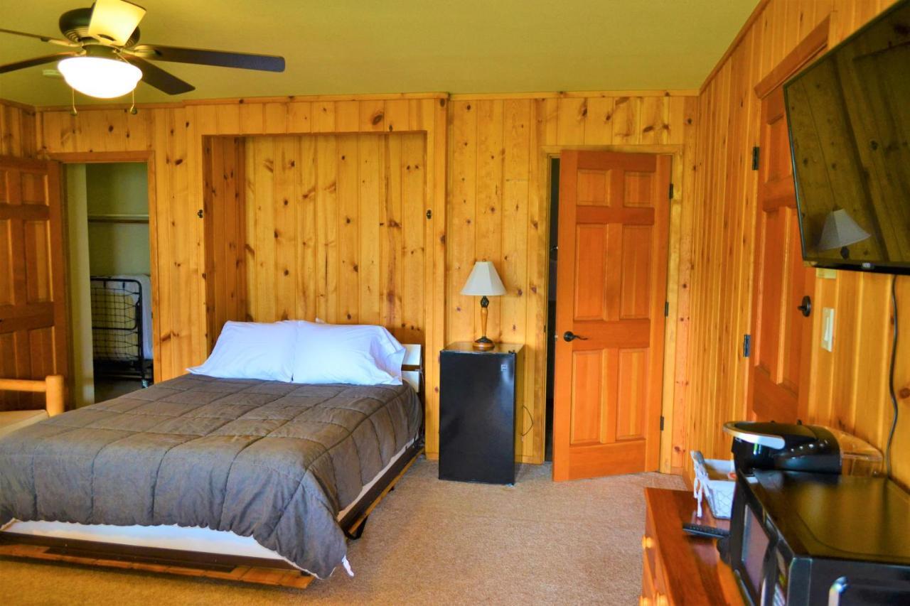 Twin Peaks Guest Ranch Villa Salmon ภายนอก รูปภาพ